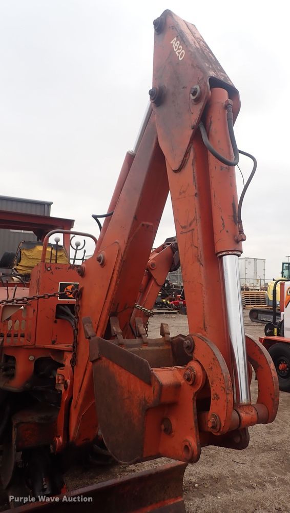 image for item DQ4890 1982 Ditch Witch 6510  trencher