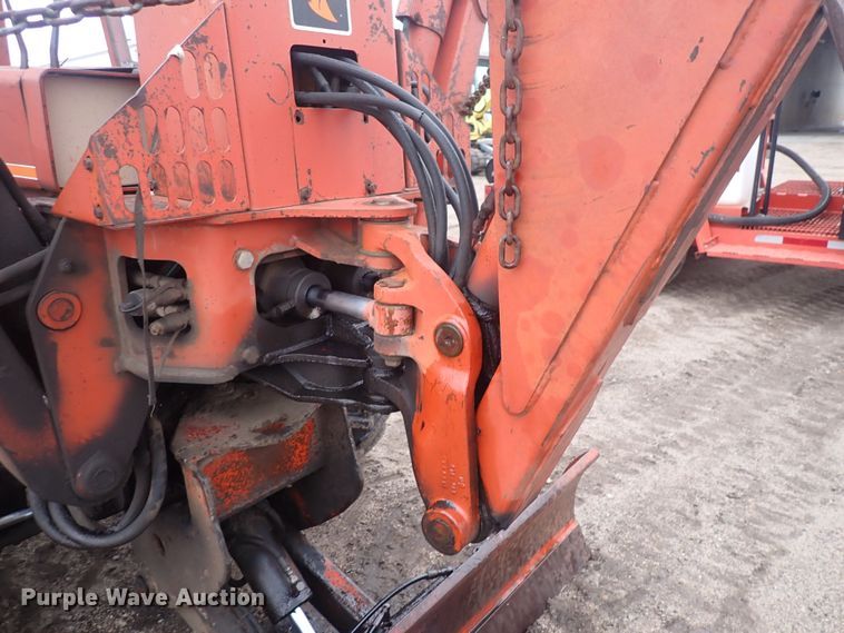 image for item DQ4890 1982 Ditch Witch 6510  trencher