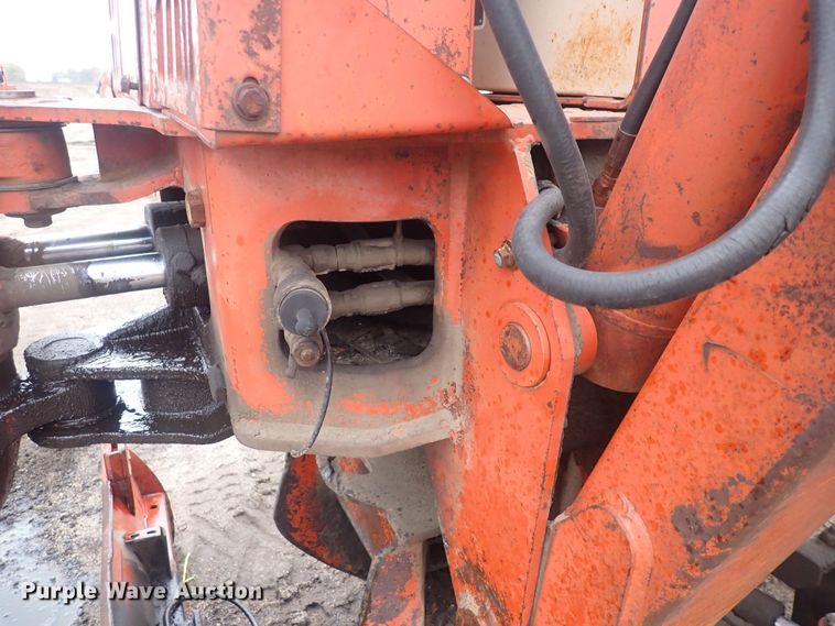 image for item DQ4890 1982 Ditch Witch 6510  trencher