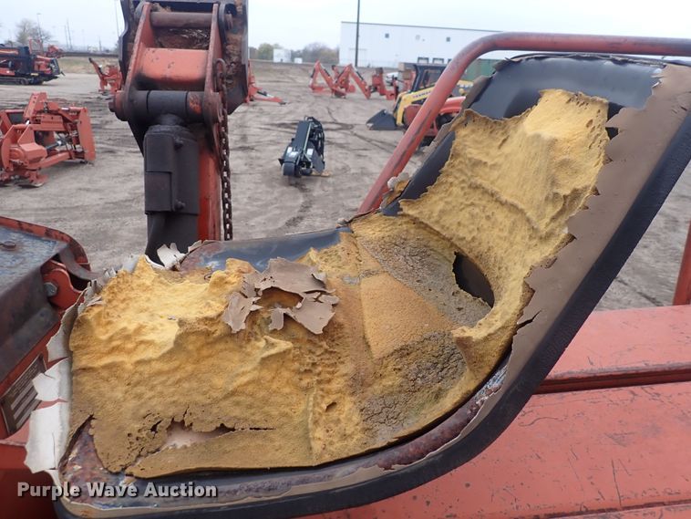 image for item DQ4890 1982 Ditch Witch 6510  trencher