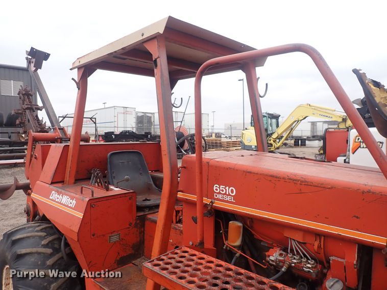 image for item DQ4890 1982 Ditch Witch 6510  trencher
