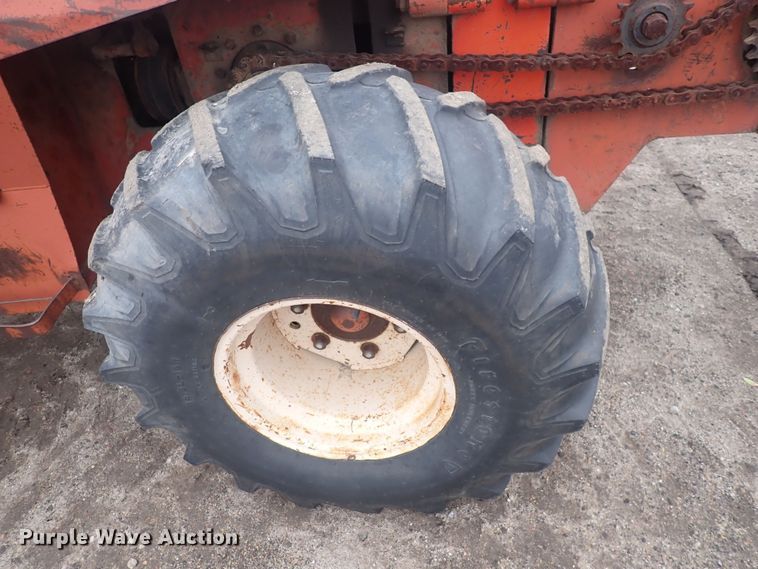 image for item DQ4890 1982 Ditch Witch 6510  trencher