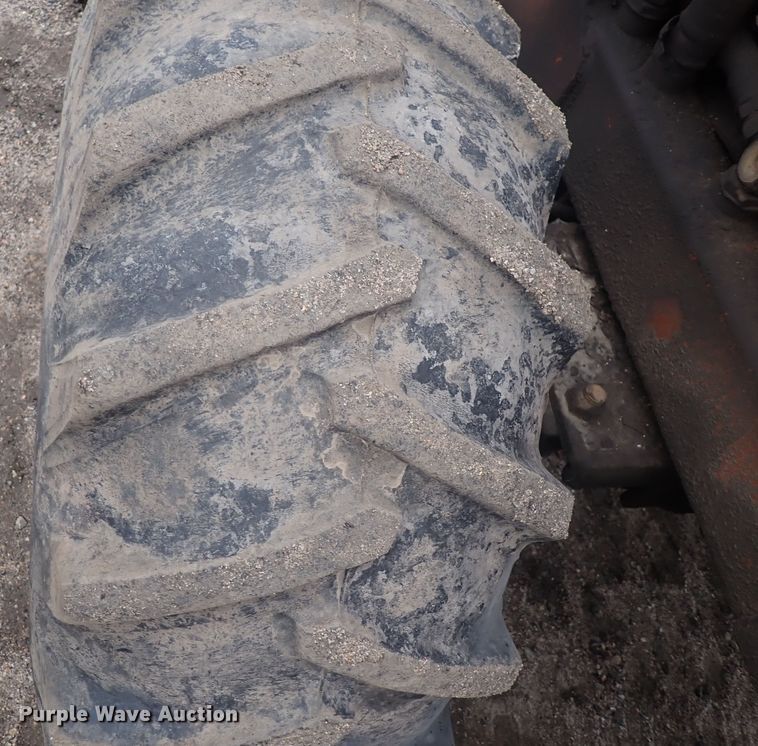 image for item DQ4890 1982 Ditch Witch 6510  trencher