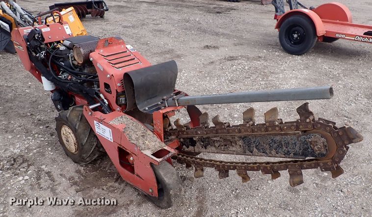 image for item DQ4891 2011 Ditch Witch RT24  trencher