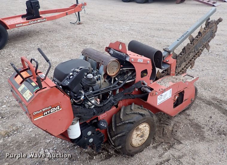 image for item DQ4891 2011 Ditch Witch RT24  trencher
