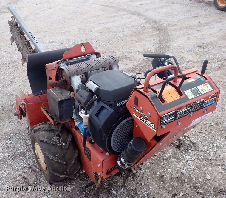 image for item DQ4891 2011 Ditch Witch RT24  trencher