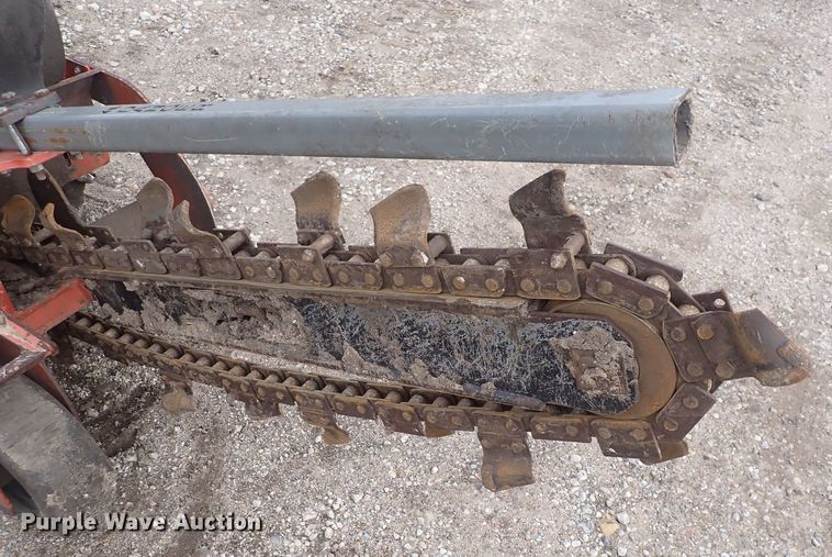 image for item DQ4891 2011 Ditch Witch RT24  trencher
