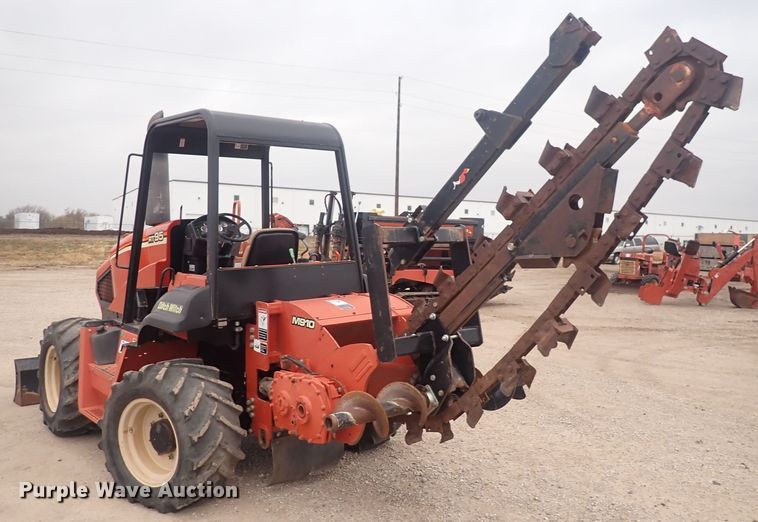 image for item DQ4892 2010 Ditch Witch RT95  trencher