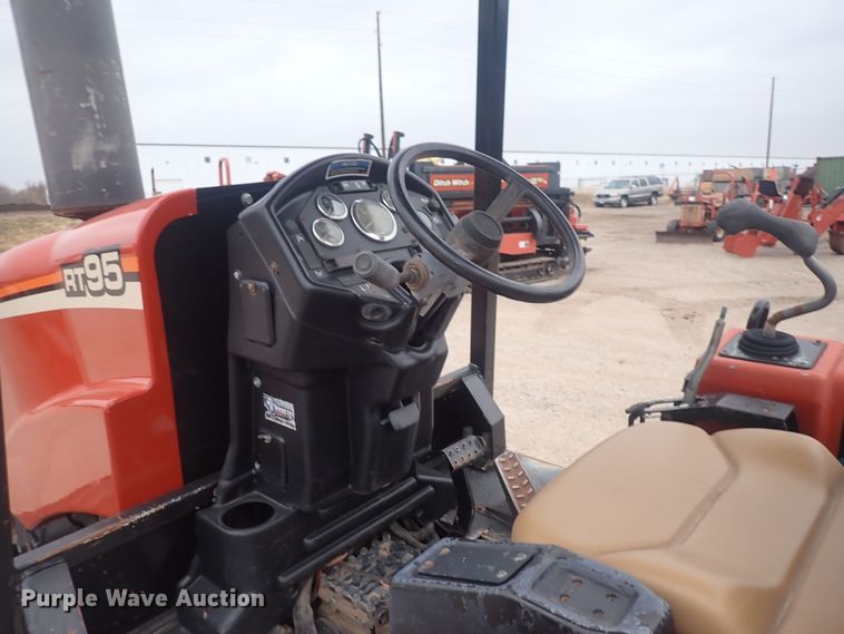 image for item DQ4892 2010 Ditch Witch RT95  trencher