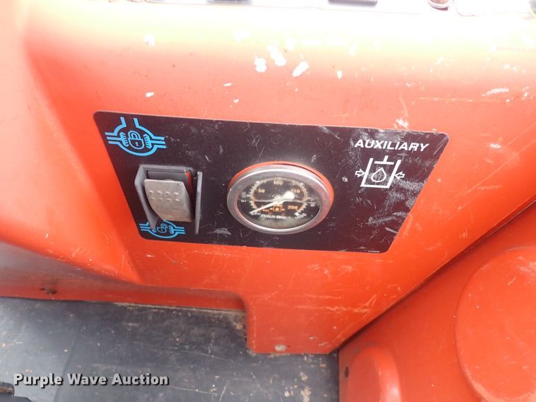 image for item DQ4892 2010 Ditch Witch RT95  trencher
