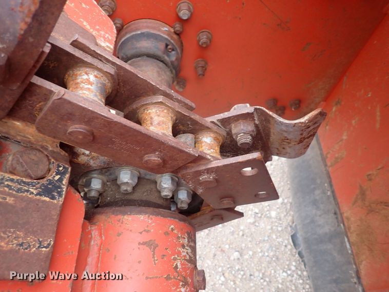 image for item DQ4892 2010 Ditch Witch RT95  trencher