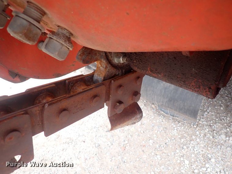 image for item DQ4892 2010 Ditch Witch RT95  trencher