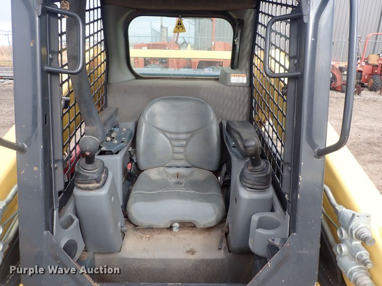 image for item DQ4893 Yanmar S270V  skid steer loader