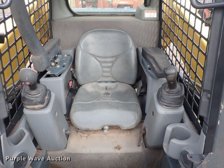 image for item DQ4893 Yanmar S270V  skid steer loader