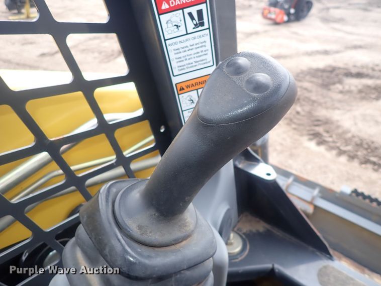 image for item DQ4893 Yanmar S270V  skid steer loader