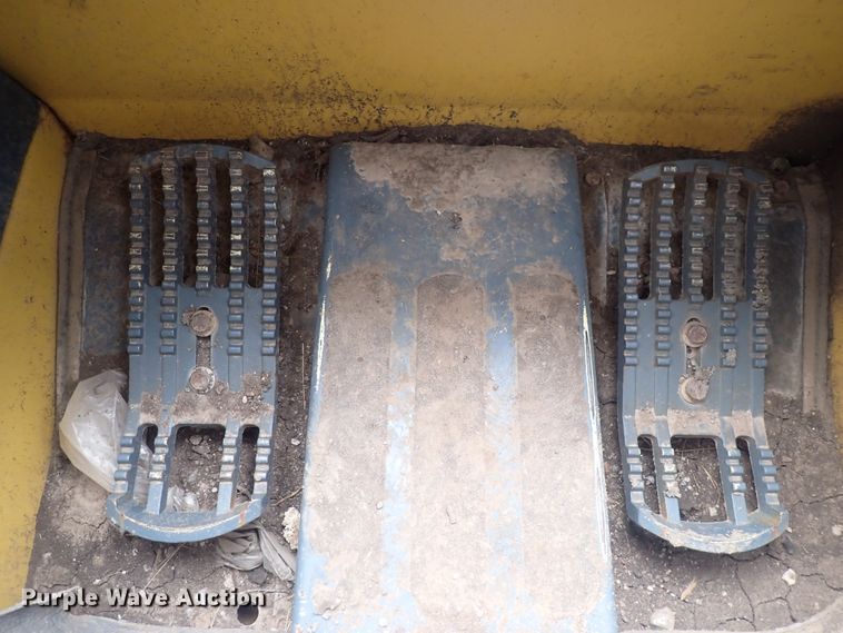 image for item DQ4893 Yanmar S270V  skid steer loader