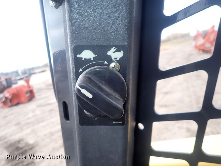 image for item DQ4893 Yanmar S270V  skid steer loader