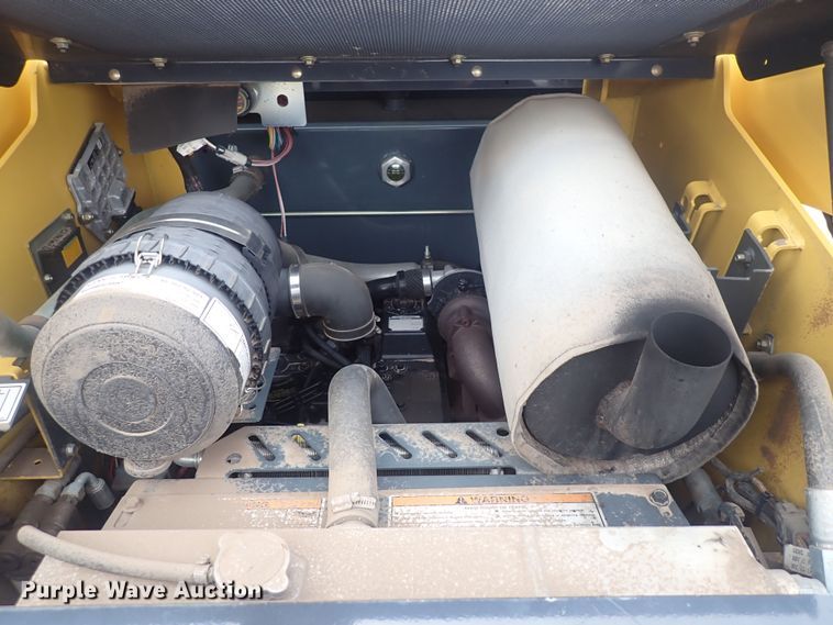 image for item DQ4893 Yanmar S270V  skid steer loader