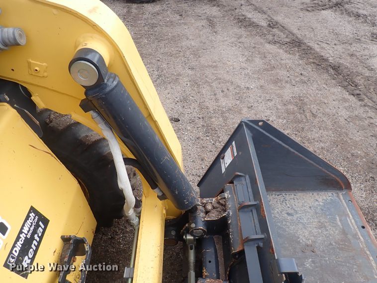 image for item DQ4893 Yanmar S270V  skid steer loader