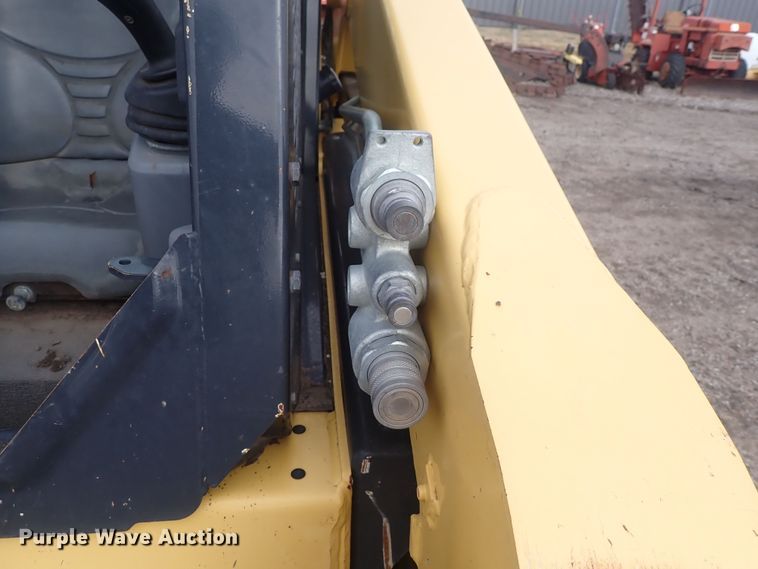 image for item DQ4893 Yanmar S270V  skid steer loader