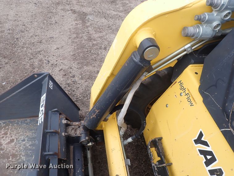 image for item DQ4893 Yanmar S270V  skid steer loader