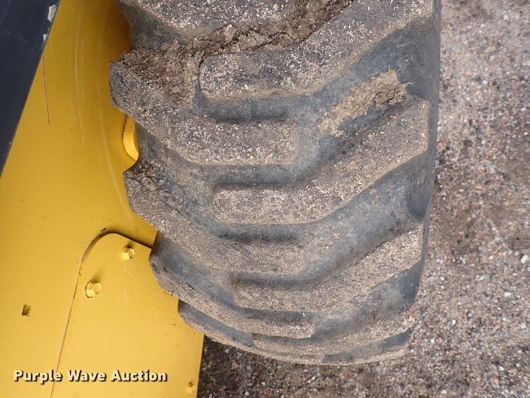 image for item DQ4893 Yanmar S270V  skid steer loader