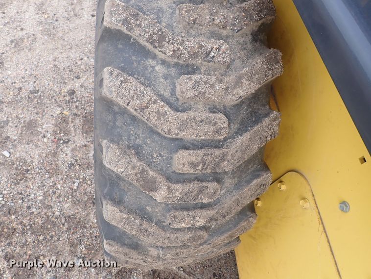 image for item DQ4893 Yanmar S270V  skid steer loader