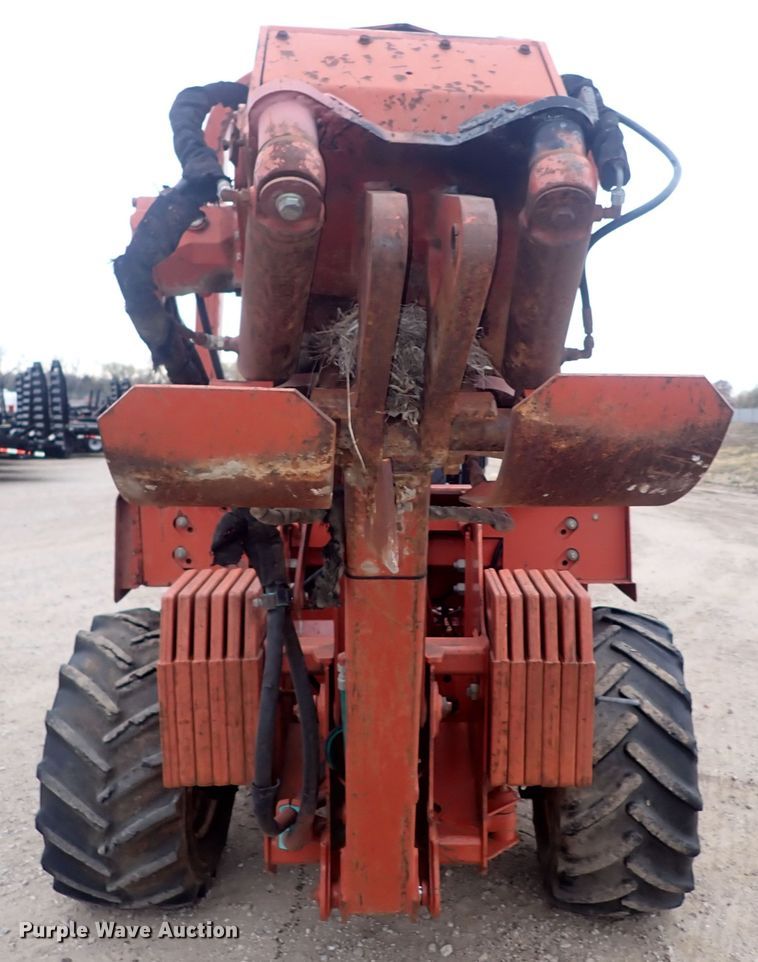 image for item DQ4897 2000 Ditch Witch 8020 Turbo  vibratory cable plow