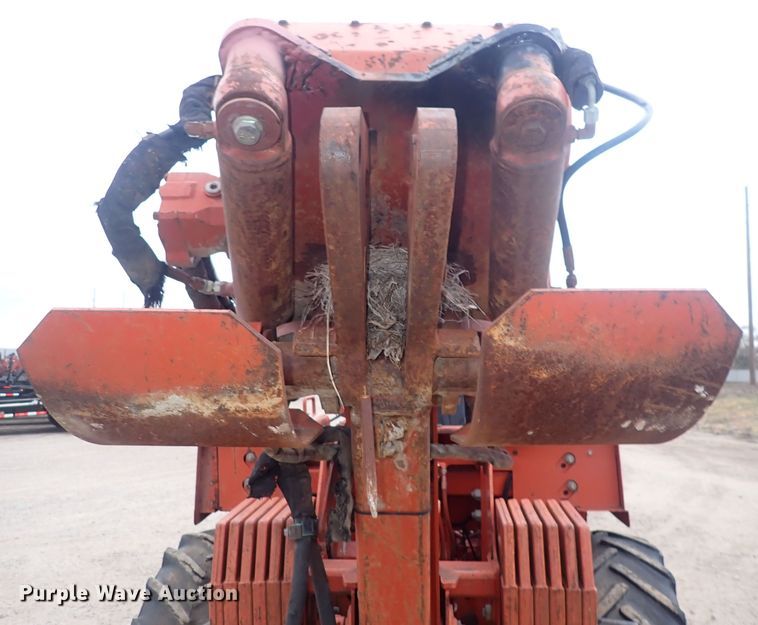 image for item DQ4897 2000 Ditch Witch 8020 Turbo  vibratory cable plow