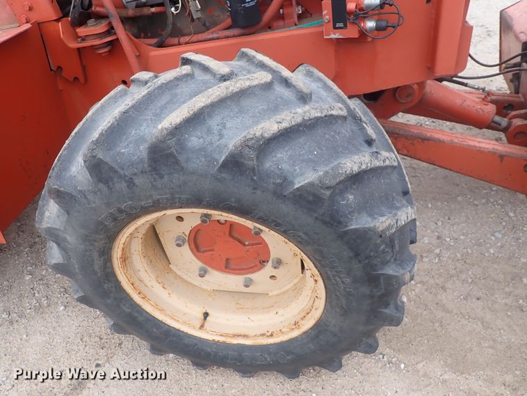 image for item DQ4897 2000 Ditch Witch 8020 Turbo  vibratory cable plow