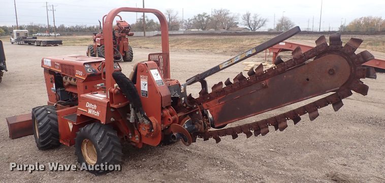 image for item DQ4899 1998 Ditch Witch 3700  trencher