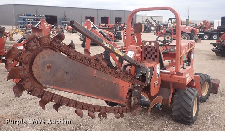 image for item DQ4899 1998 Ditch Witch 3700  trencher