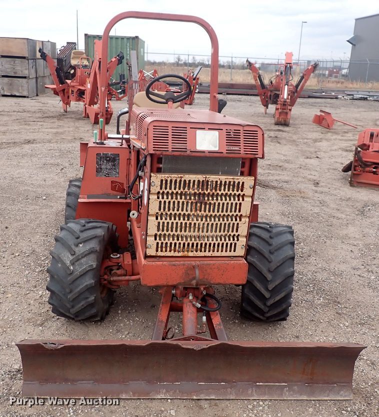image for item DQ4899 1998 Ditch Witch 3700  trencher