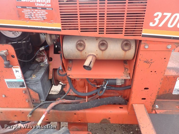 image for item DQ4899 1998 Ditch Witch 3700  trencher