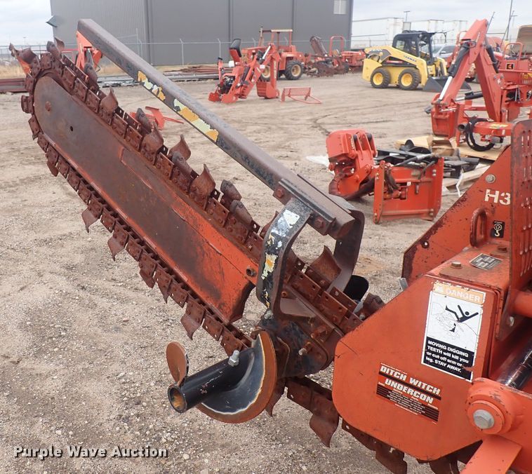 image for item DQ4899 1998 Ditch Witch 3700  trencher