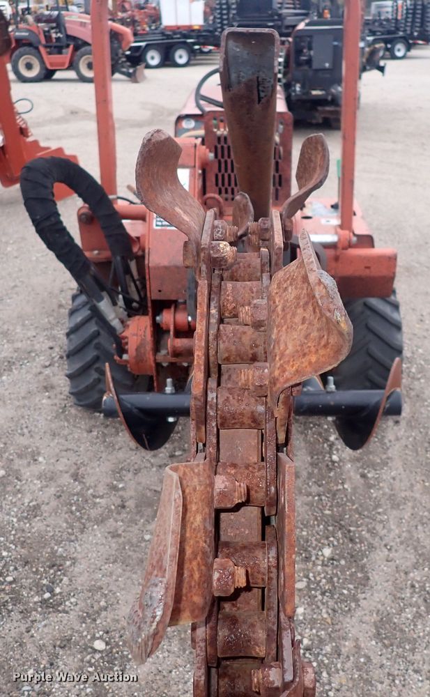 image for item DQ4899 1998 Ditch Witch 3700  trencher