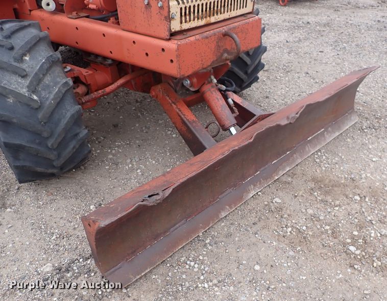 image for item DQ4899 1998 Ditch Witch 3700  trencher