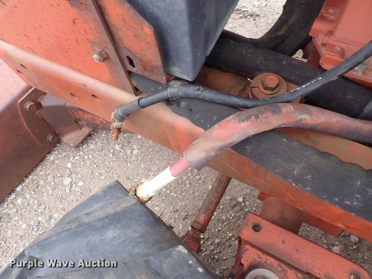 image for item DQ4899 1998 Ditch Witch 3700  trencher