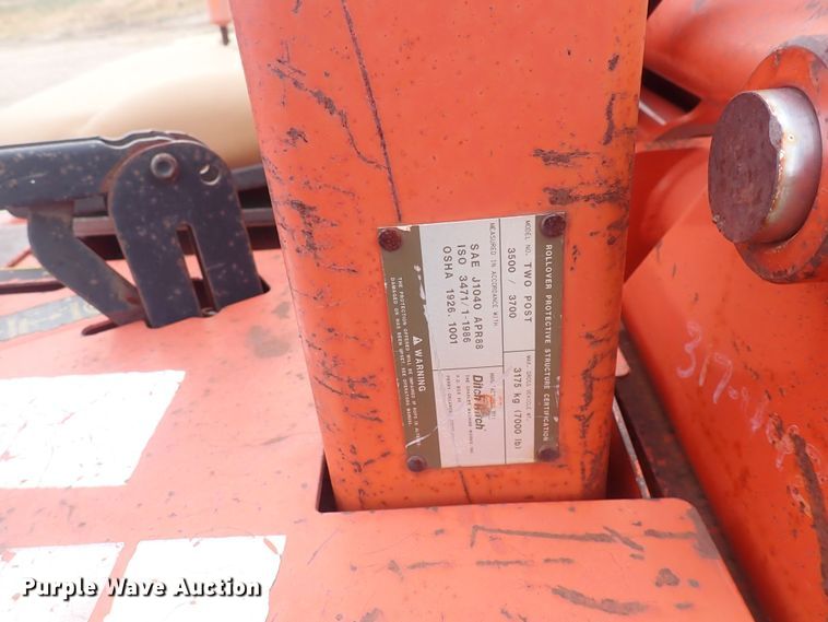 image for item DQ4899 1998 Ditch Witch 3700  trencher