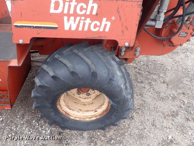 image for item DQ4899 1998 Ditch Witch 3700  trencher