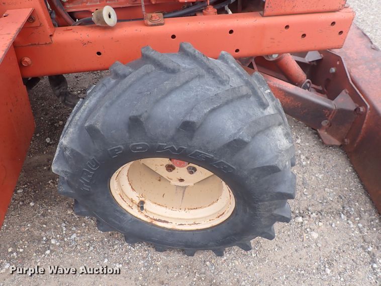 image for item DQ4899 1998 Ditch Witch 3700  trencher