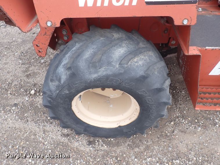 image for item DQ4899 1998 Ditch Witch 3700  trencher