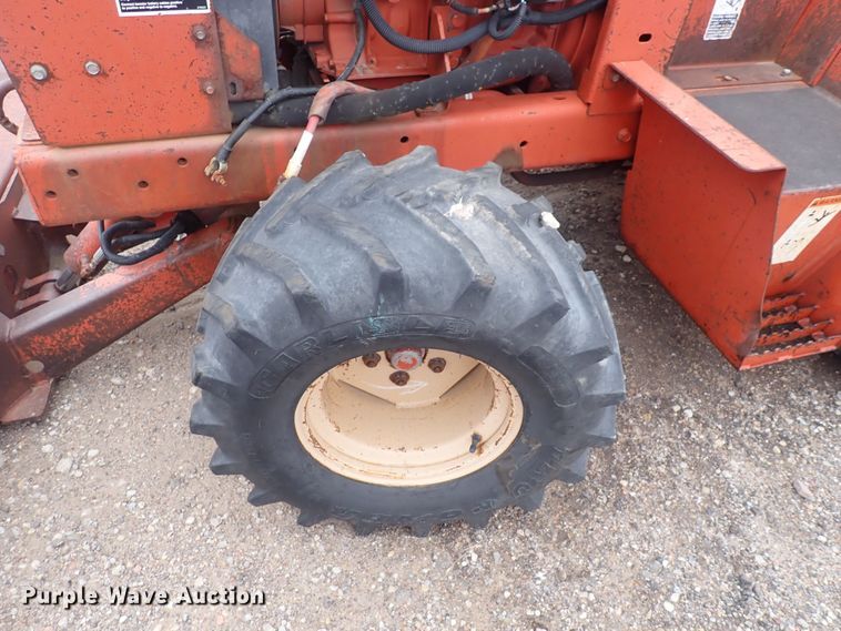 image for item DQ4899 1998 Ditch Witch 3700  trencher