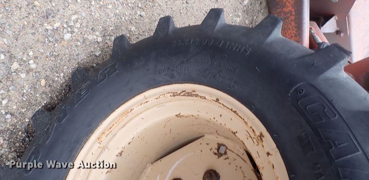 image for item DQ4899 1998 Ditch Witch 3700  trencher