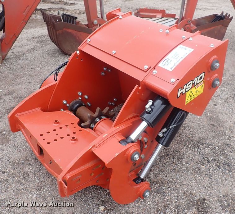 image for item DQ4901 2019 Ditch Witch H910  trencher