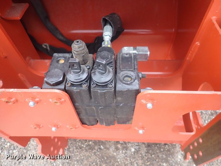 image for item DQ4901 2019 Ditch Witch H910  trencher