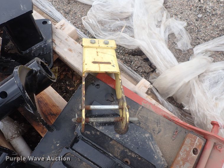 image for item DQ4901 2019 Ditch Witch H910  trencher