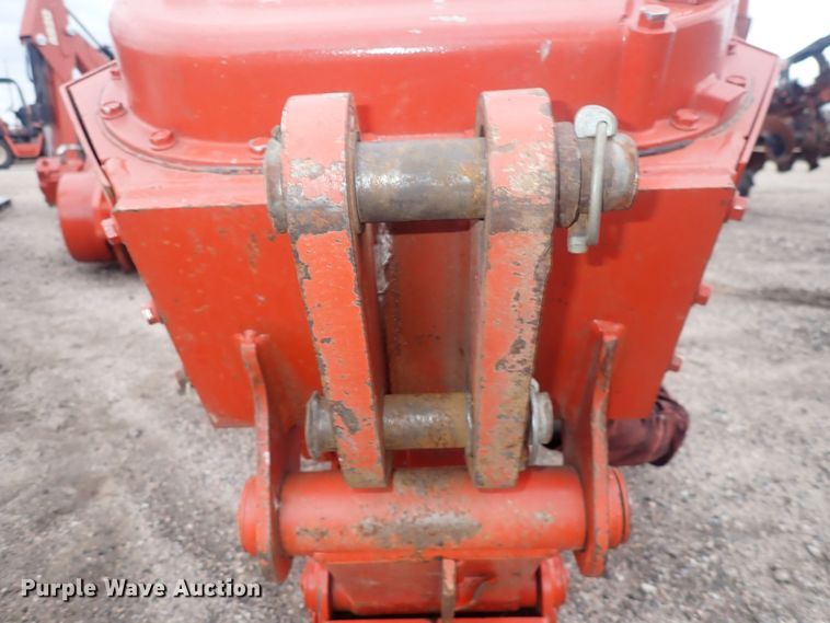 image for item DQ4902 2017 Ditch Witch H331  vibratory plow