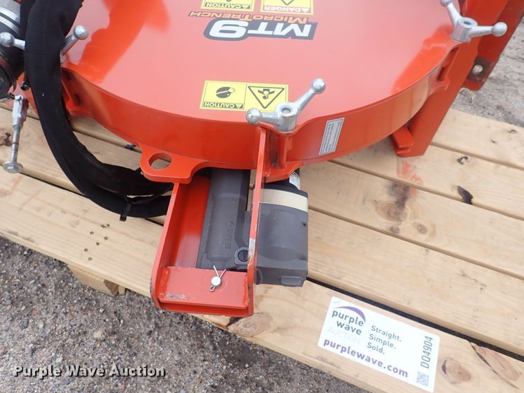 image for item DQ4904 2017 Ditch Witch MT9  compact utility loader microtrencher