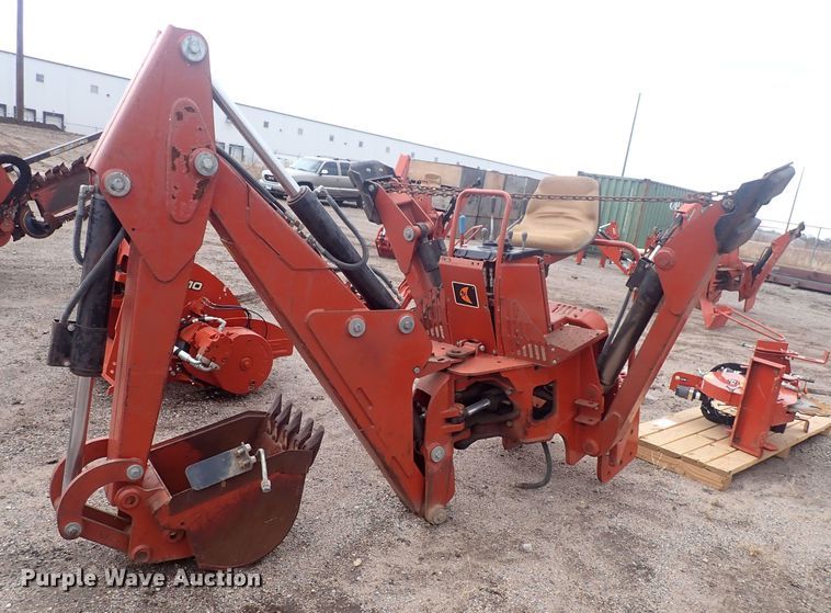 image for item DQ4905 2002 Ditch Witch A920  backhoe